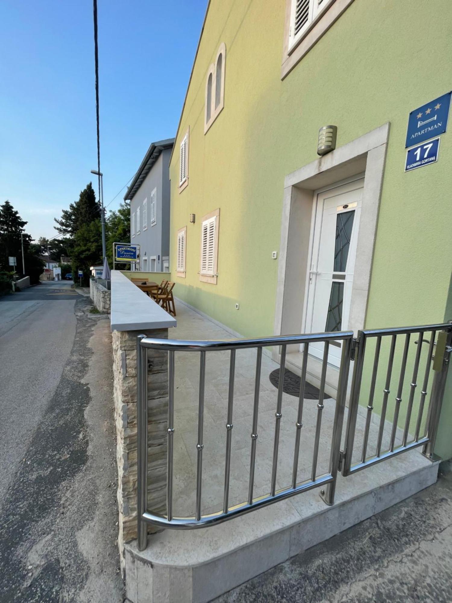 נזרין Apartmani Danica מראה חיצוני תמונה